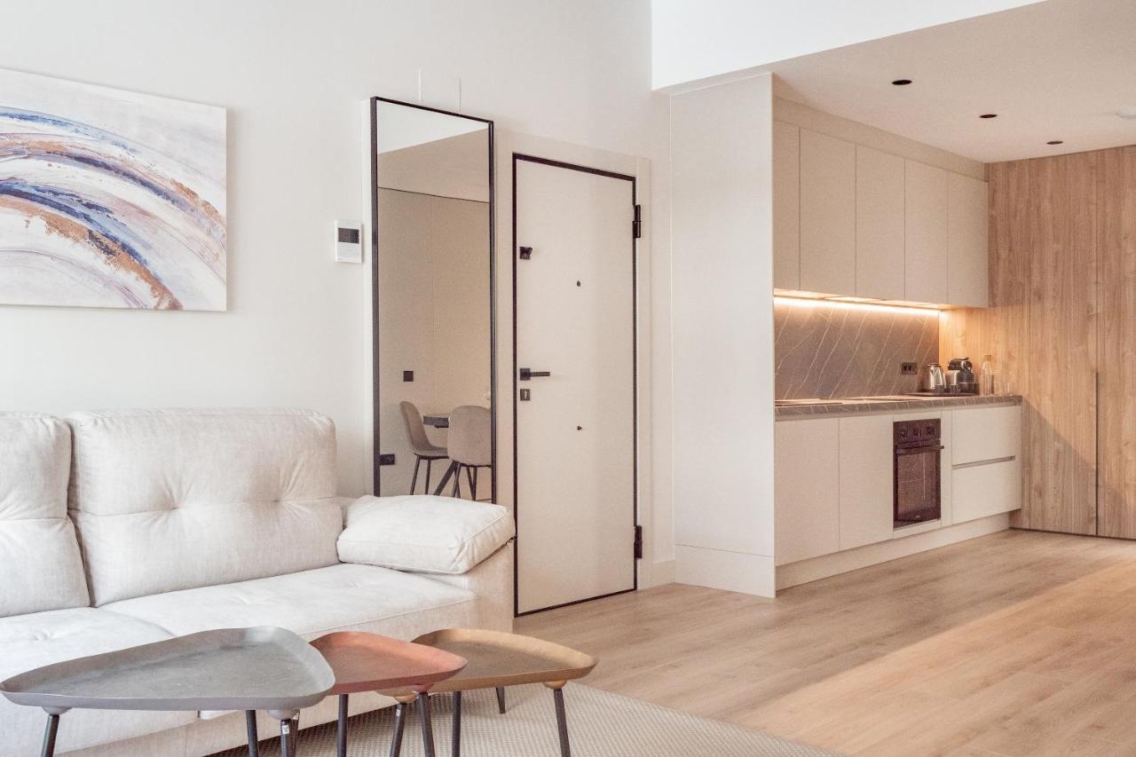 Apartment Modern With Swimming Pool- 2bd 2bth- Triana Sevilla